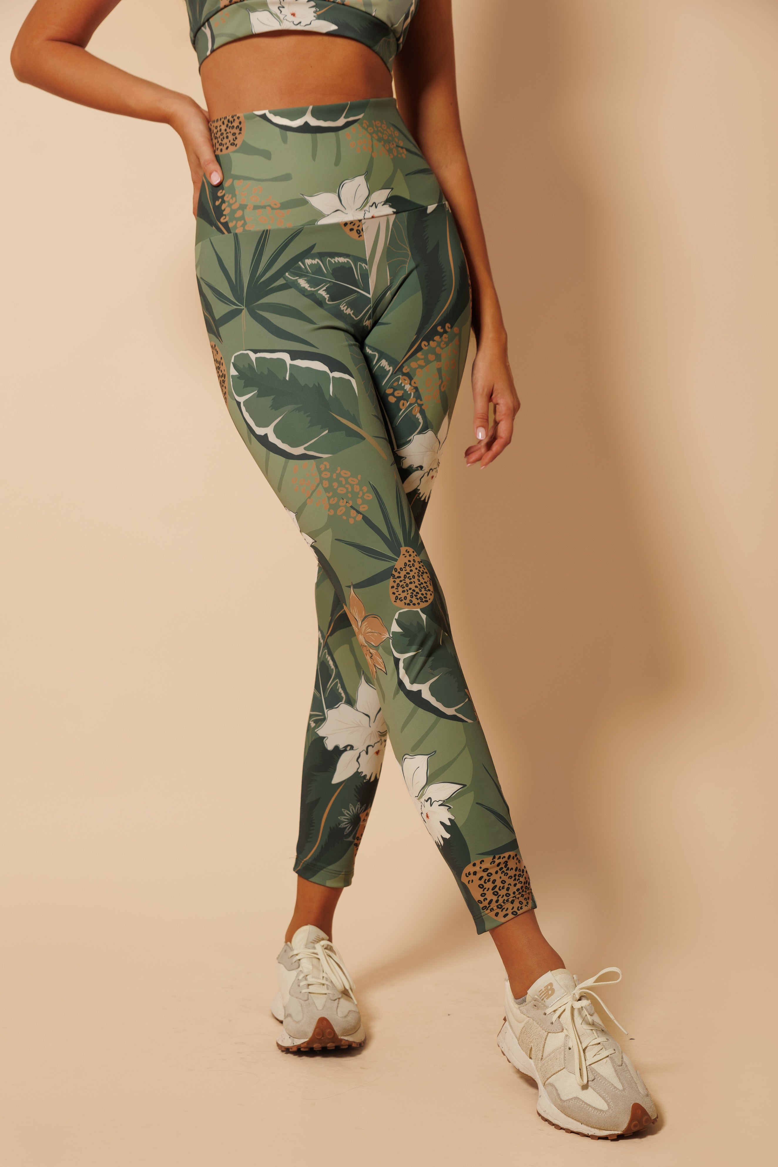 НОВО Дамски спортен клин PALM