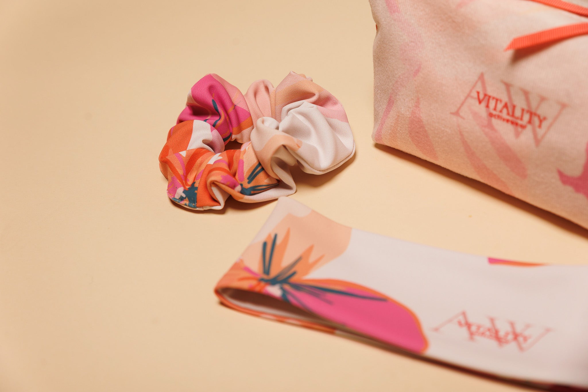 GYM Essentials несесер + аксесоари FUCHSIA