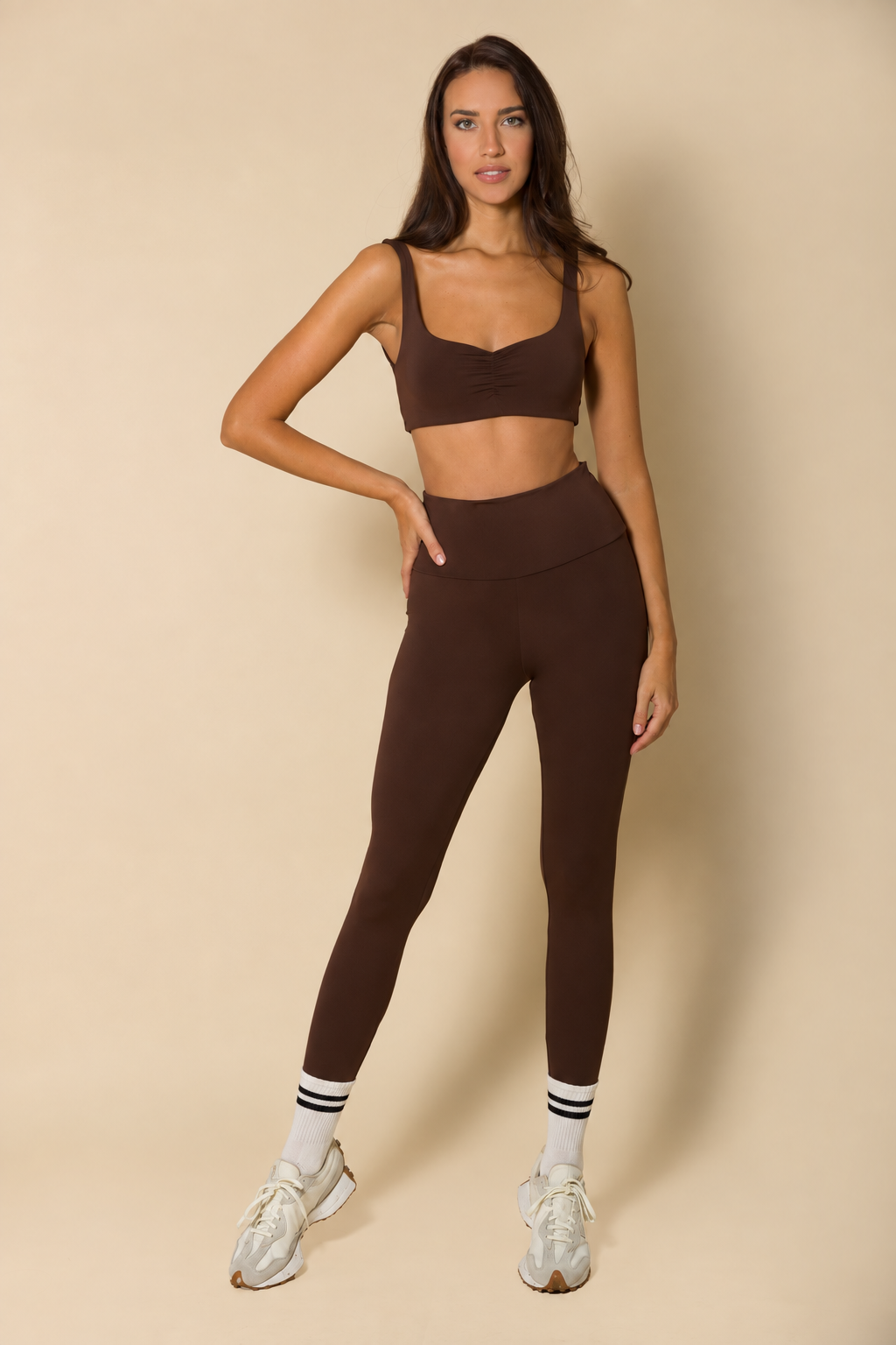 Дамски комплект от къс потник и клин DEEP BROWN