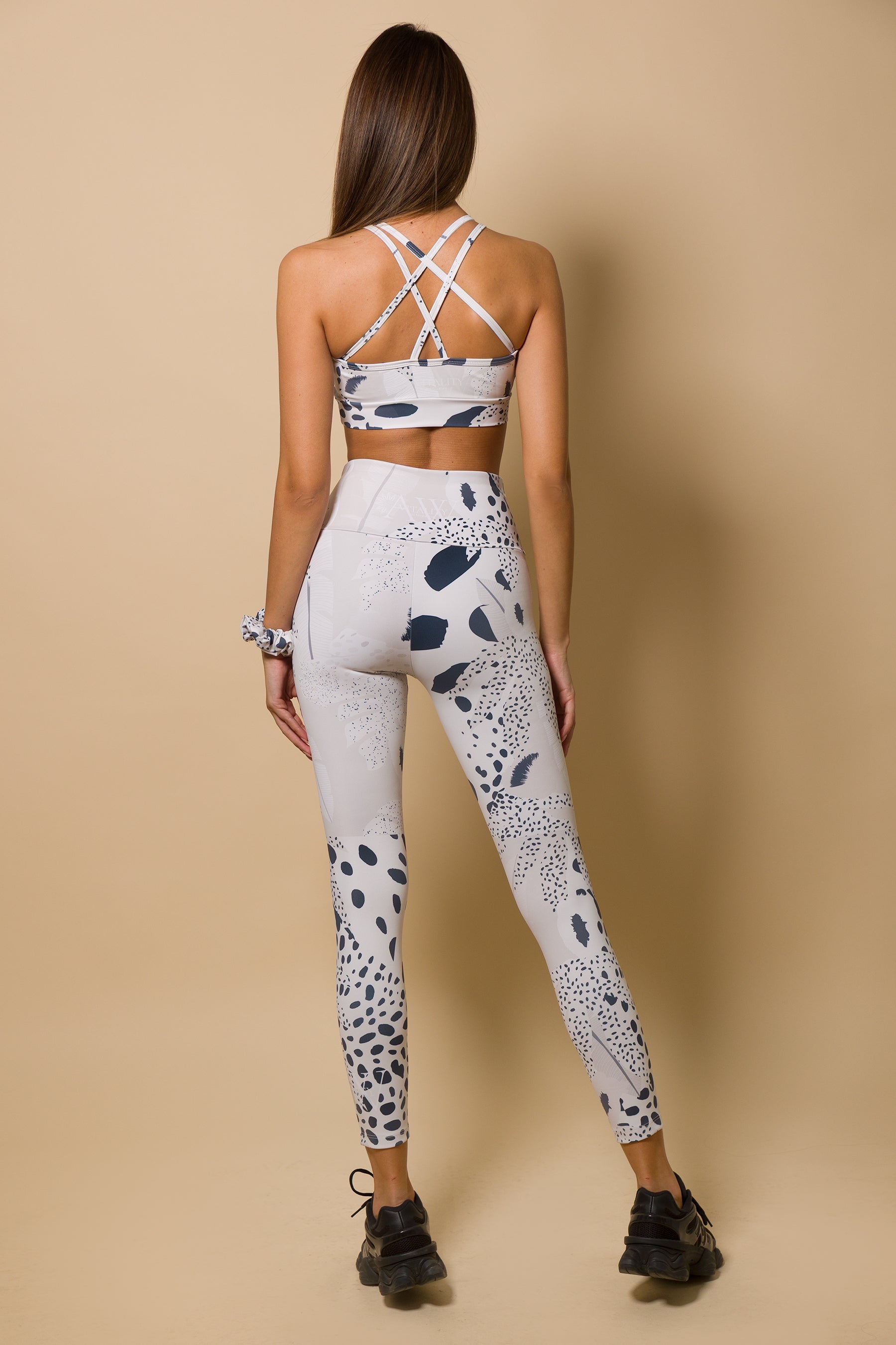 Дамски комплект от къс потник и клин DALMATIAN