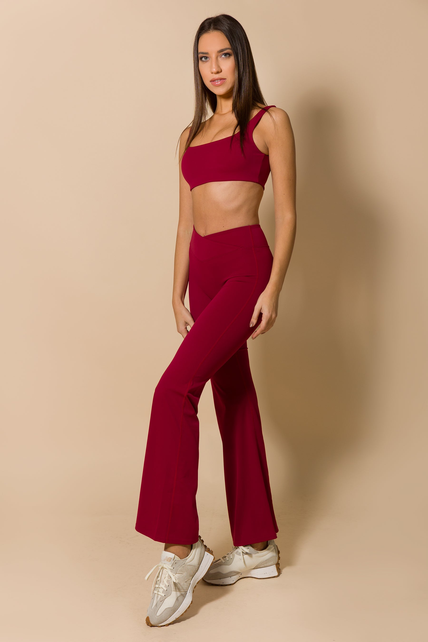 Дамски комплект от къс потник и разкроен клин CHERRY