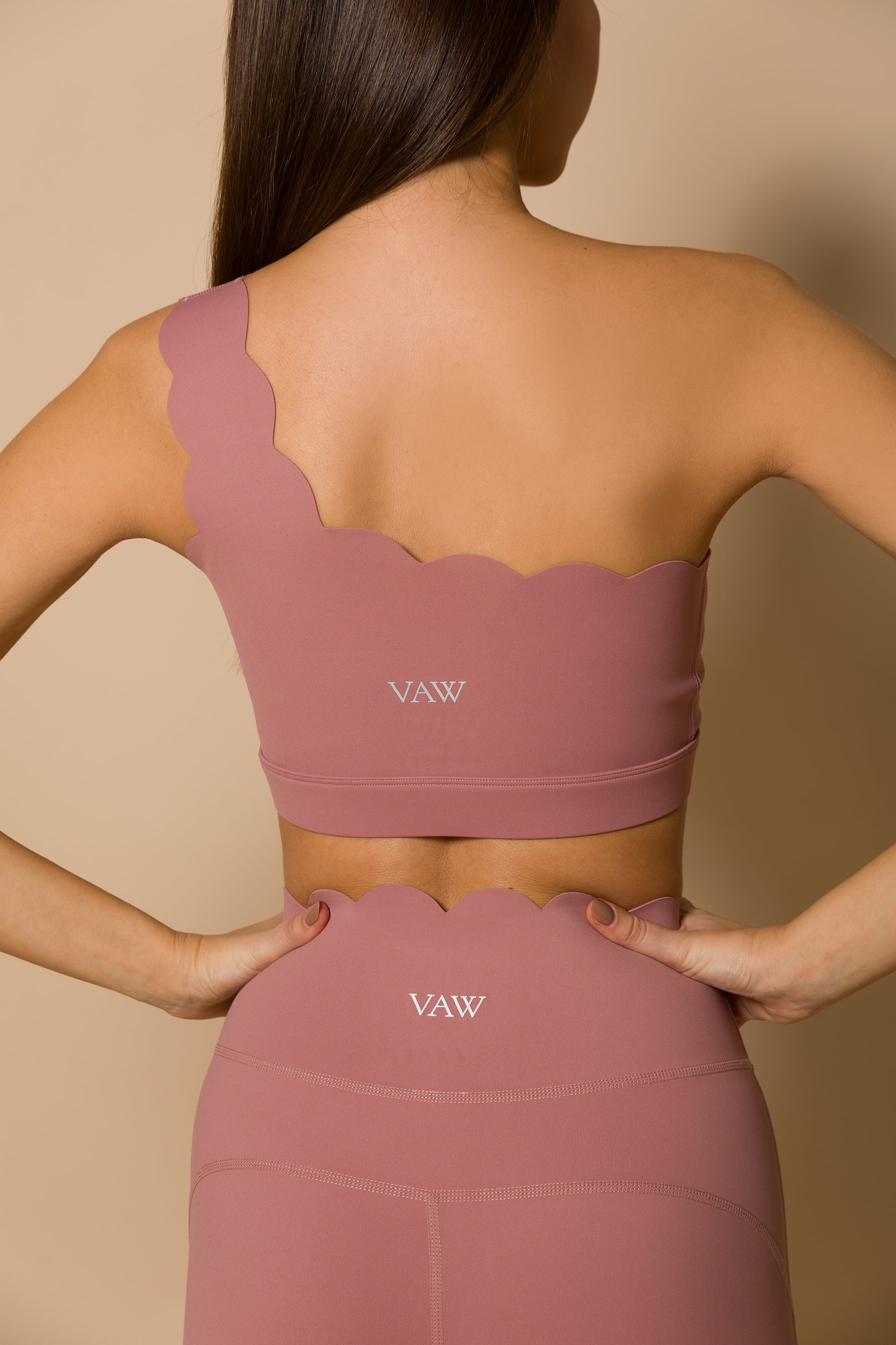 Дамски комплект от къс потник и стягащ клин BLUSH