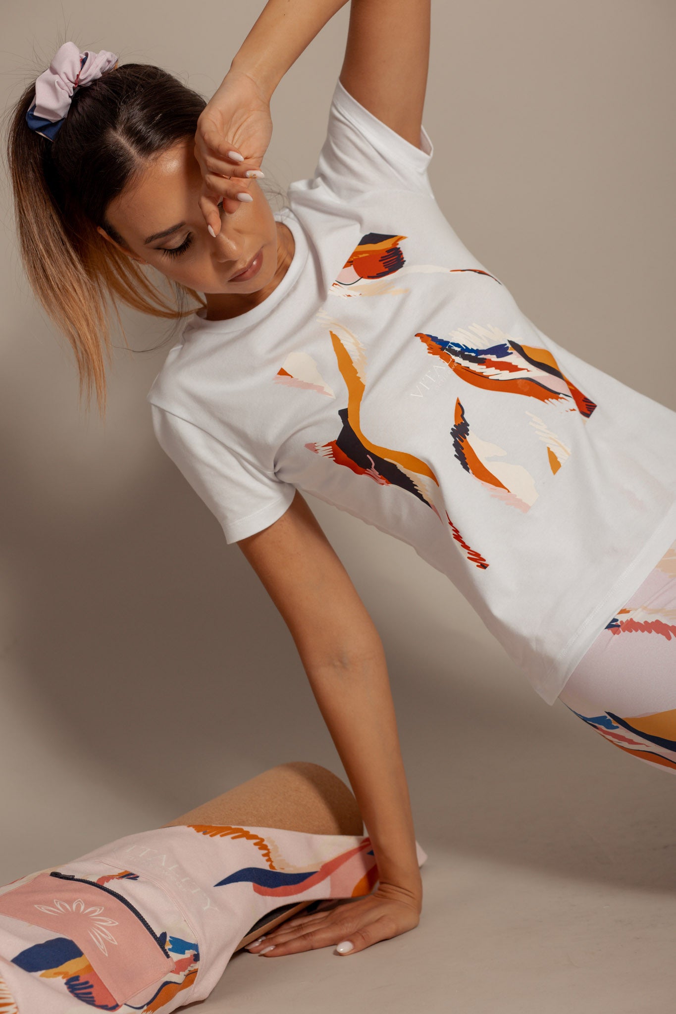 OUTLET Дамска спортна тениска WAVES