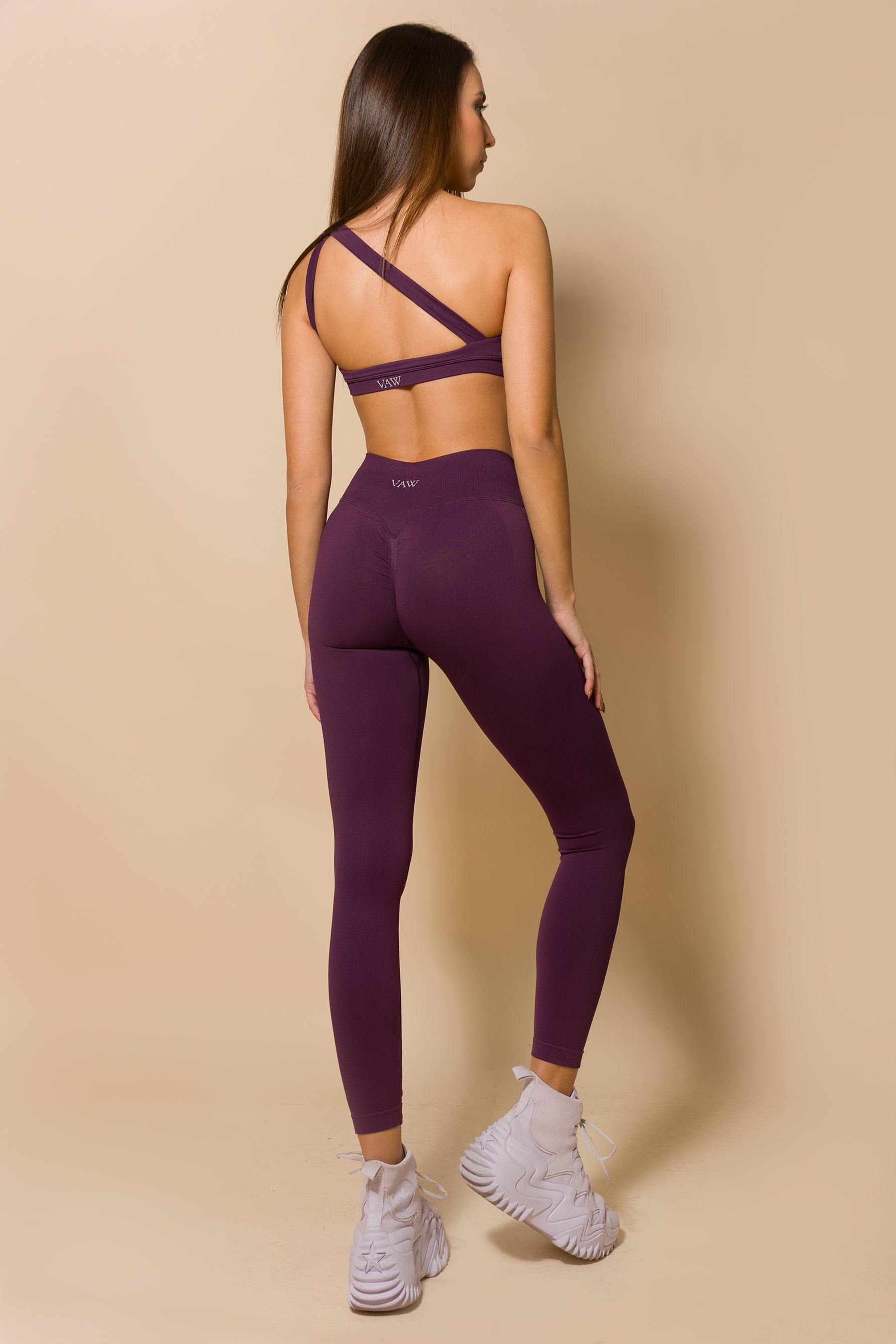 Дамски комплект от къс потник и оформящ клин PLUM