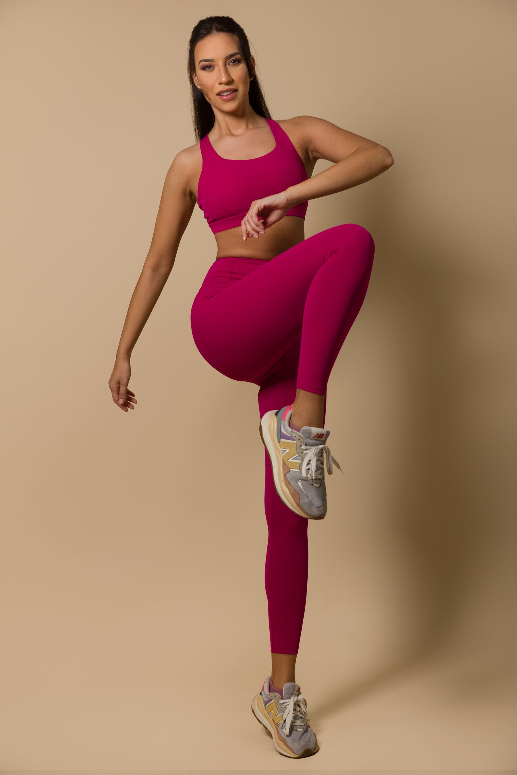 Дамски комплект от къс потник и клин HOT PINK
