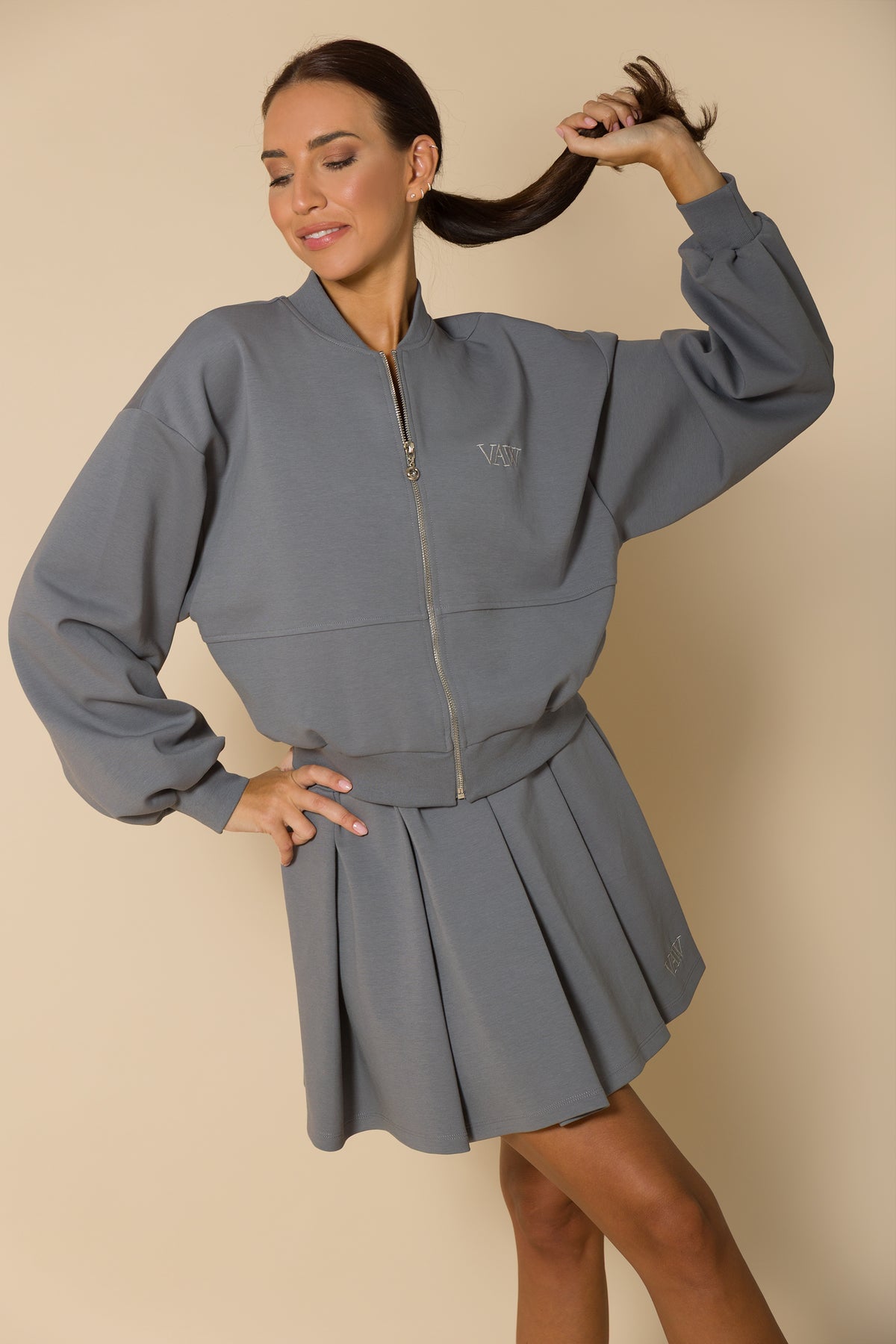 Дамски комплект от яке бомбър и плисирана пола SOFT GREY